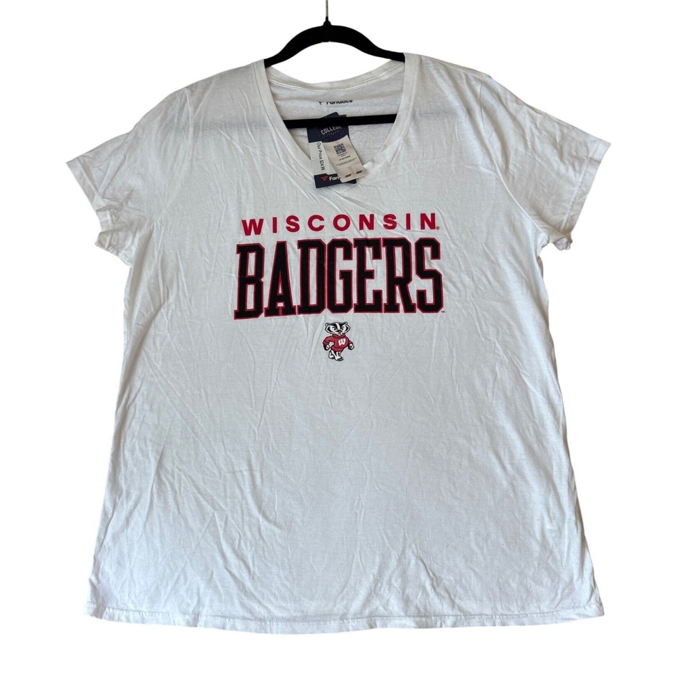 Fanatics Wisconsin Badgers T-Shirt Women White V-Neck Graphic NWT SIZE XL
